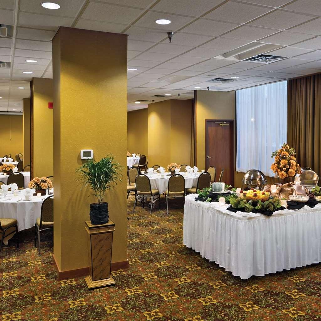 Radisson Hotel ביסמרק מראה חיצוני תמונה