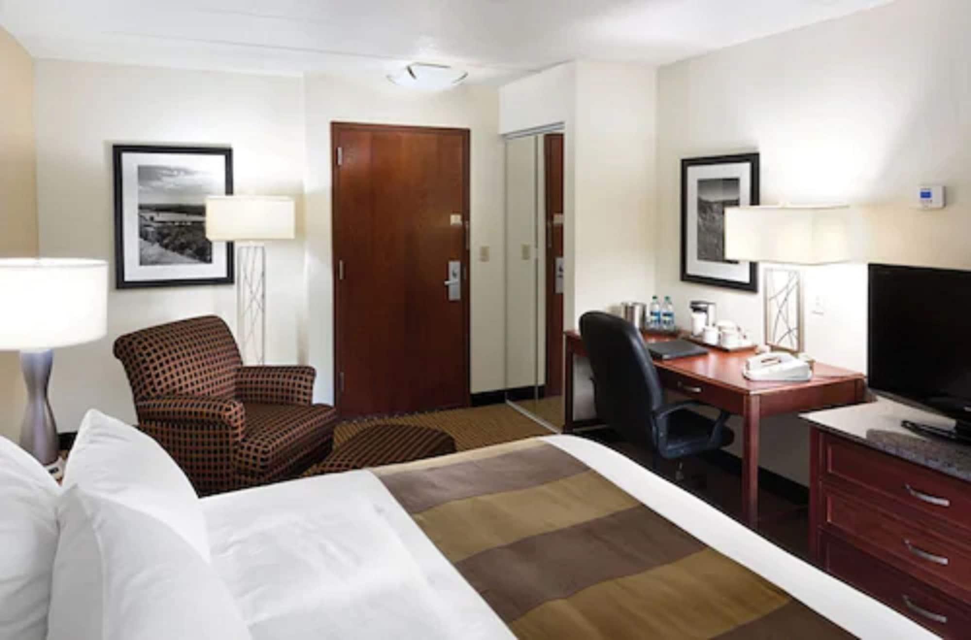 Radisson Hotel ביסמרק מראה חיצוני תמונה