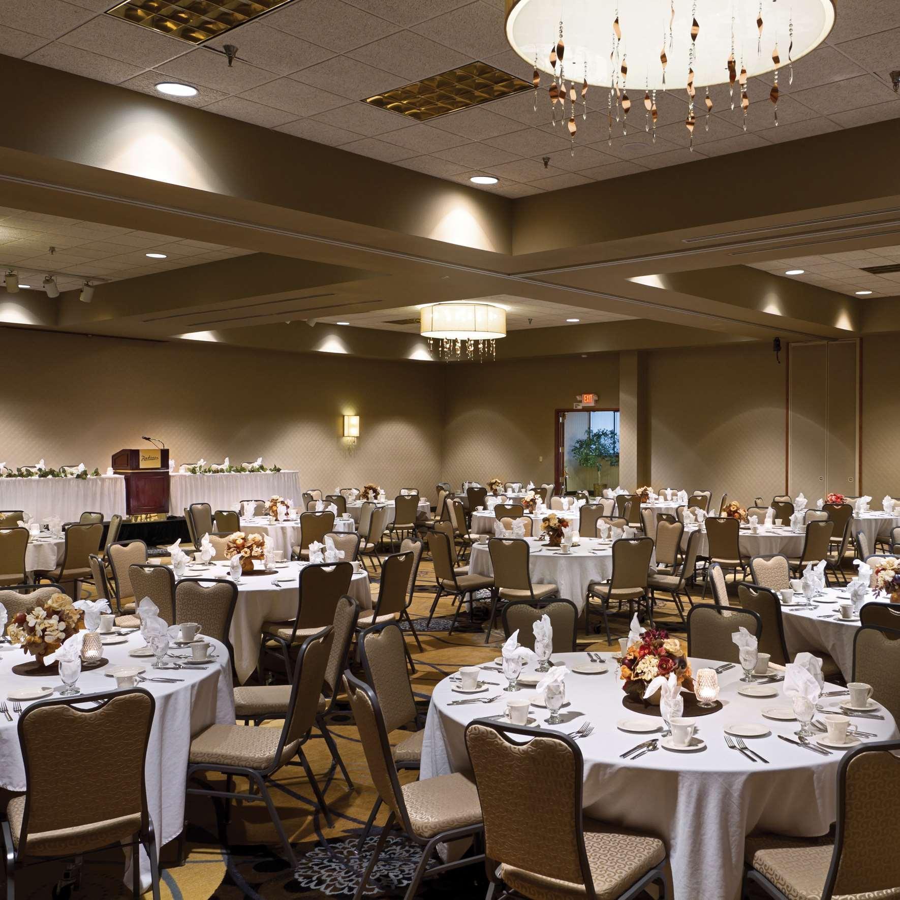 Radisson Hotel ביסמרק מראה חיצוני תמונה