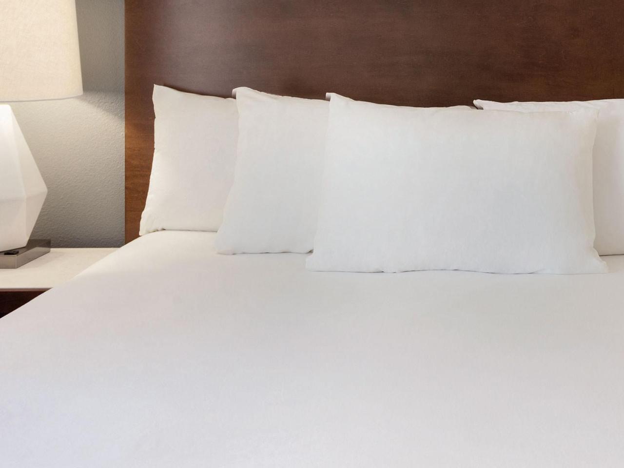 Radisson Hotel ביסמרק מראה חיצוני תמונה